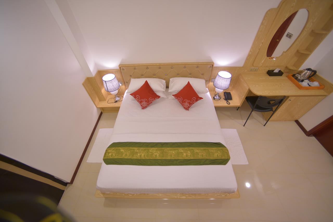Hathaa Beach Maldives Hulhumalé Eksteriør bilde
