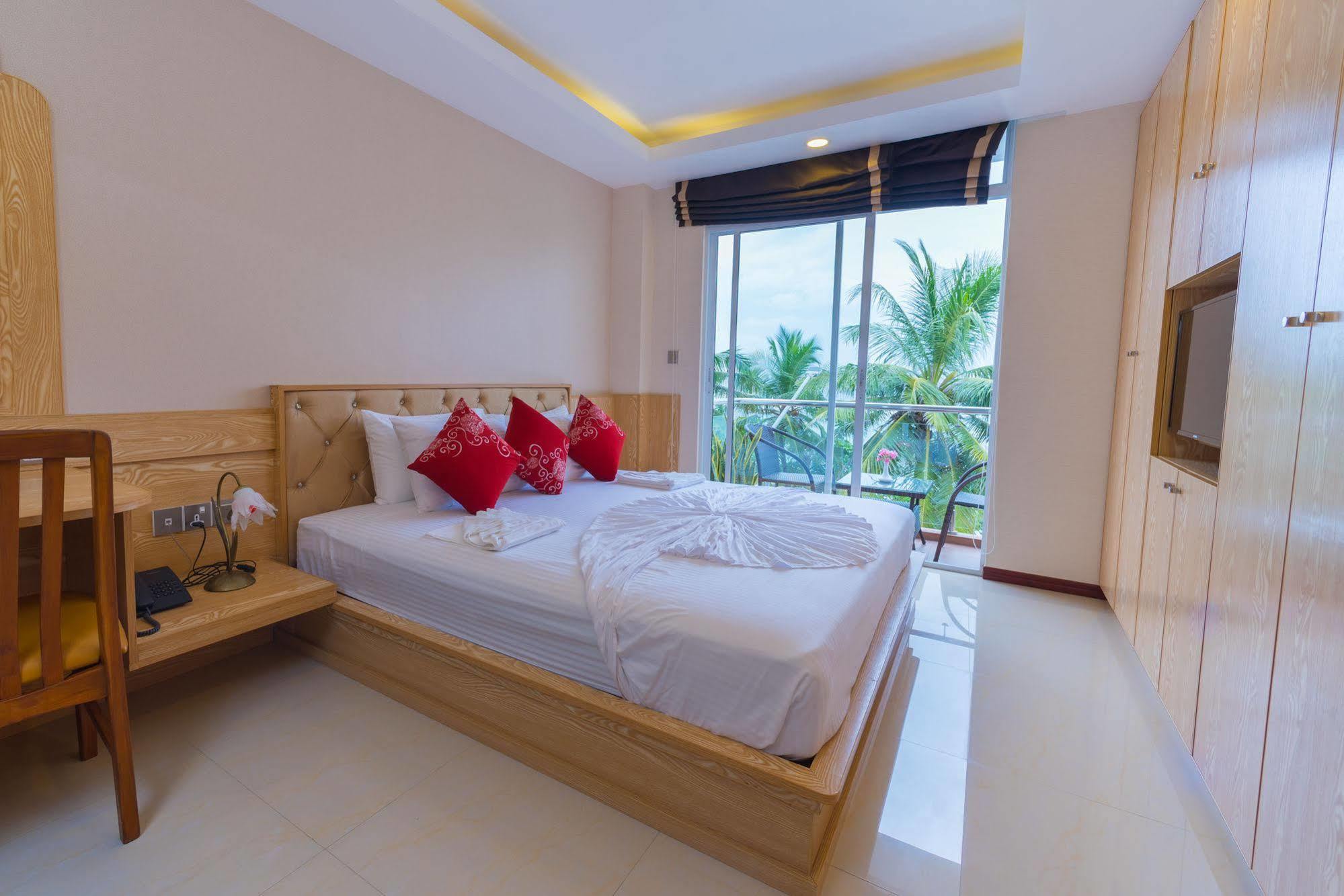 Hathaa Beach Maldives Hulhumalé Eksteriør bilde