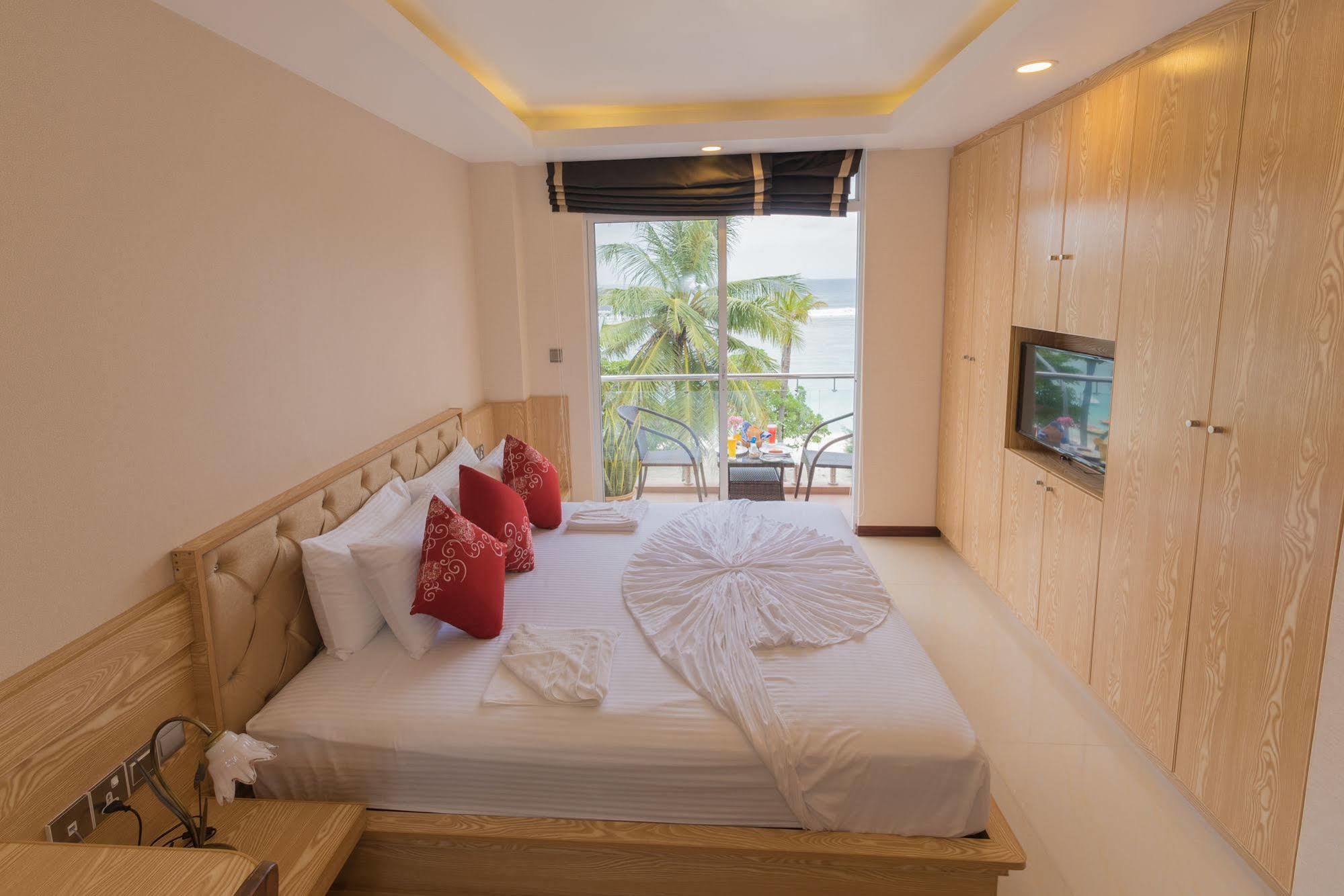 Hathaa Beach Maldives Hulhumalé Eksteriør bilde