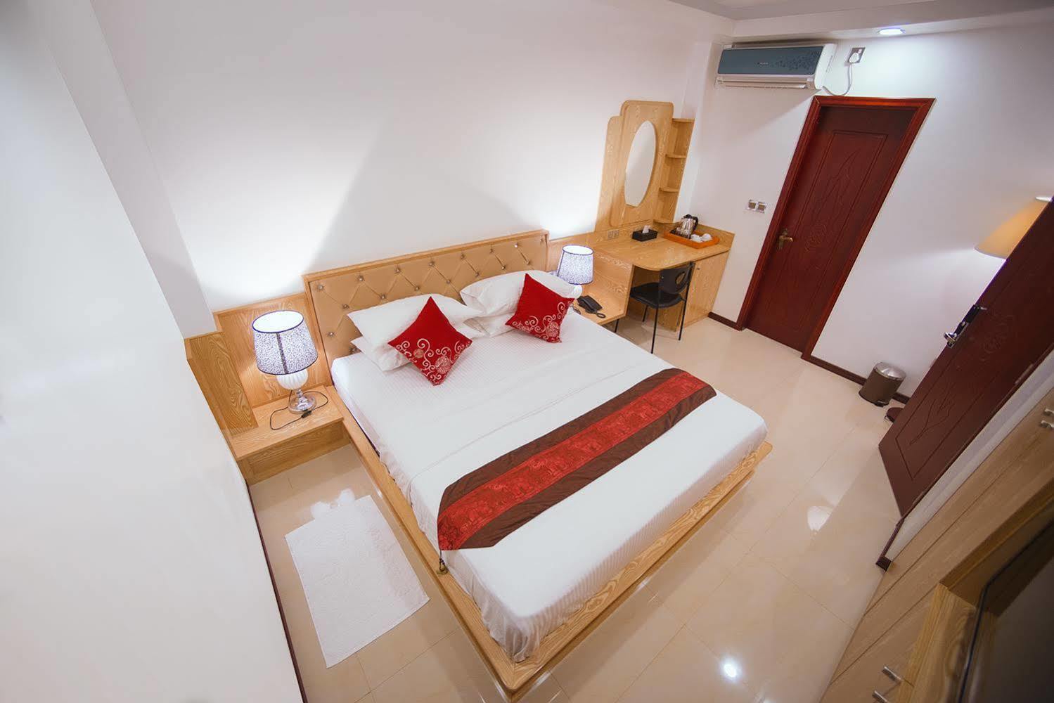 Hathaa Beach Maldives Hulhumalé Eksteriør bilde