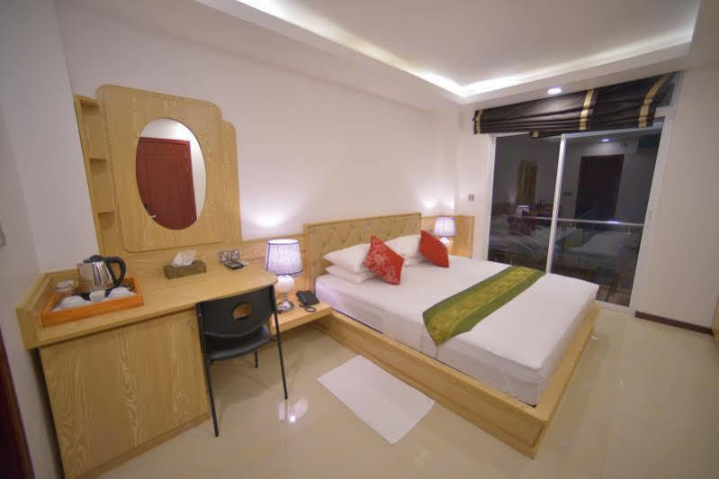 Hathaa Beach Maldives Hulhumalé Eksteriør bilde